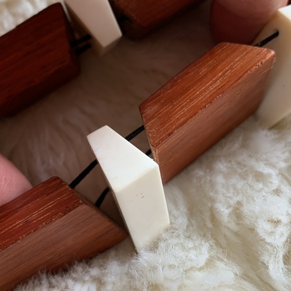 Vintage unique stretch wood bangle bracelet - Picture 11 of 12